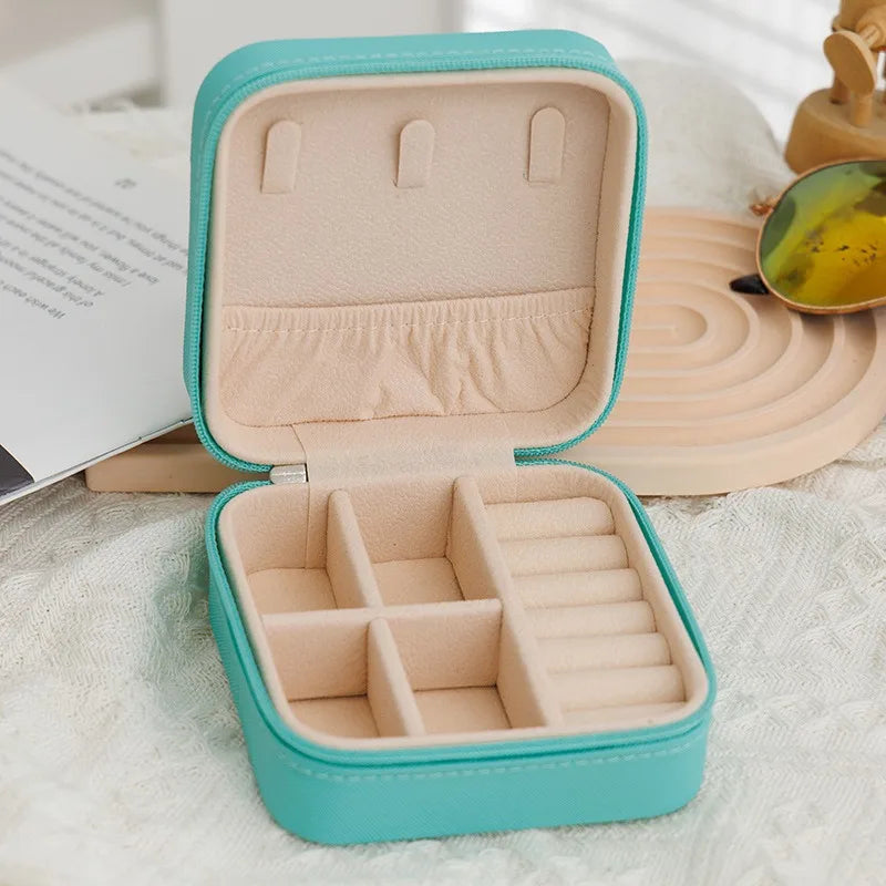 Portable Mini Jewelry Storage Box Travel Organizer Jewelry Case Leather Storage Earrings Necklace Ring Jewelry Organizer Display